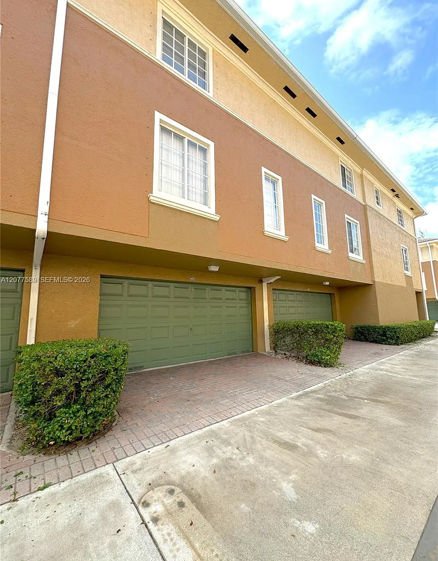 Aventi At Aventura Condo — Photo 3