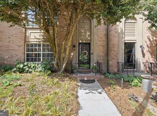 6980 Roswell Rd, Sandy Springs, GA 30328