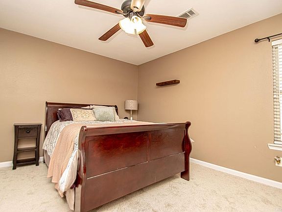 5th image of 1629 White Oak Cir