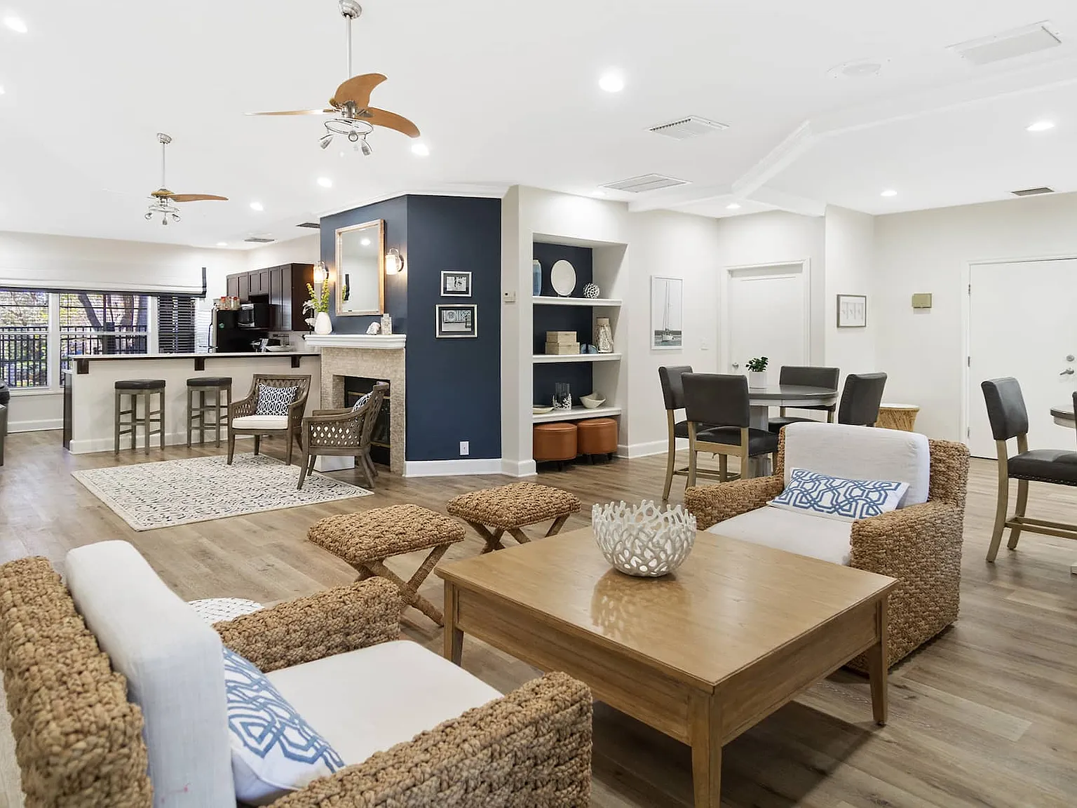 Lakewood Place — Photo 2