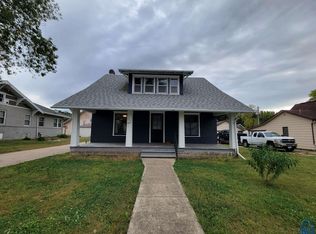 312 Elm St, Correctionville, IA 51016