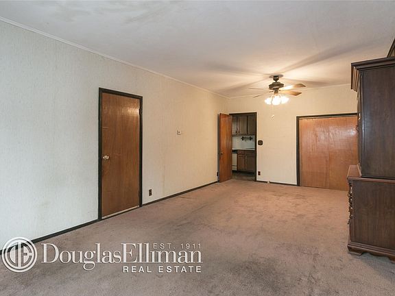 4th image of 122-11 6th Ave