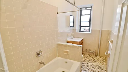 Rented by Park Property Advisors