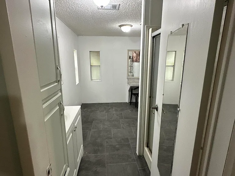 930 N Deer St — Photo 16