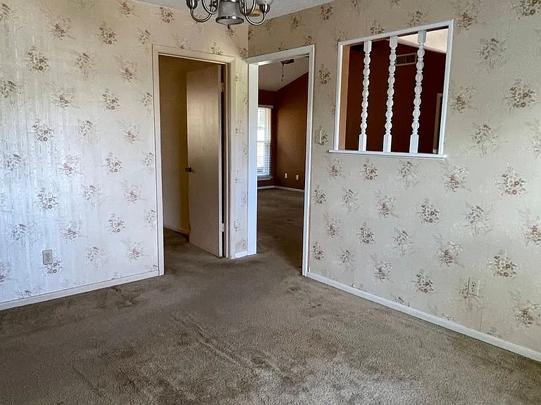 1605 Cedar Oaks Ln — Photo 4