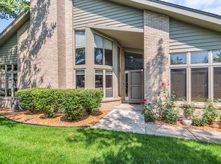 15 W Bay Rd, Palos Heights, IL 60463