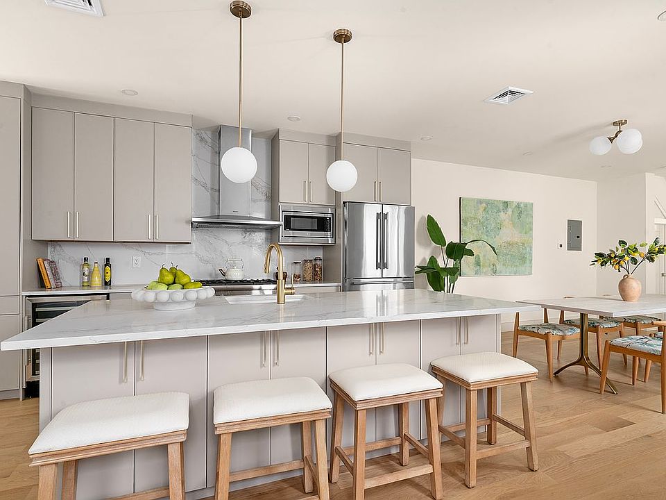 1st image of 94 Hawthorne St #1