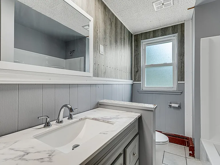 411 Wallace St — Photo 11