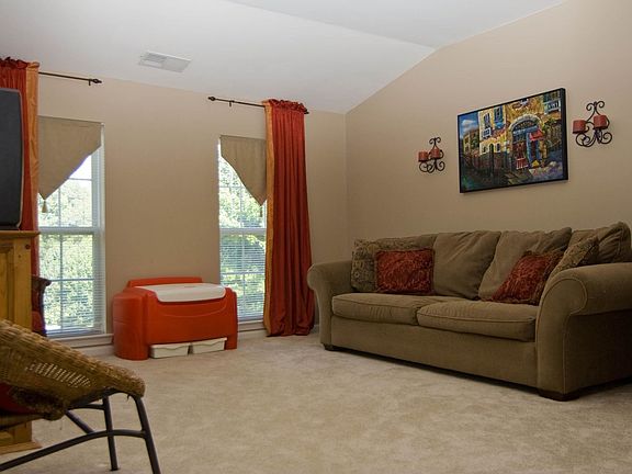 Large Bonus Room