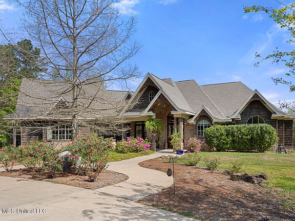 3rd image of 626 Cedar Hill Rd