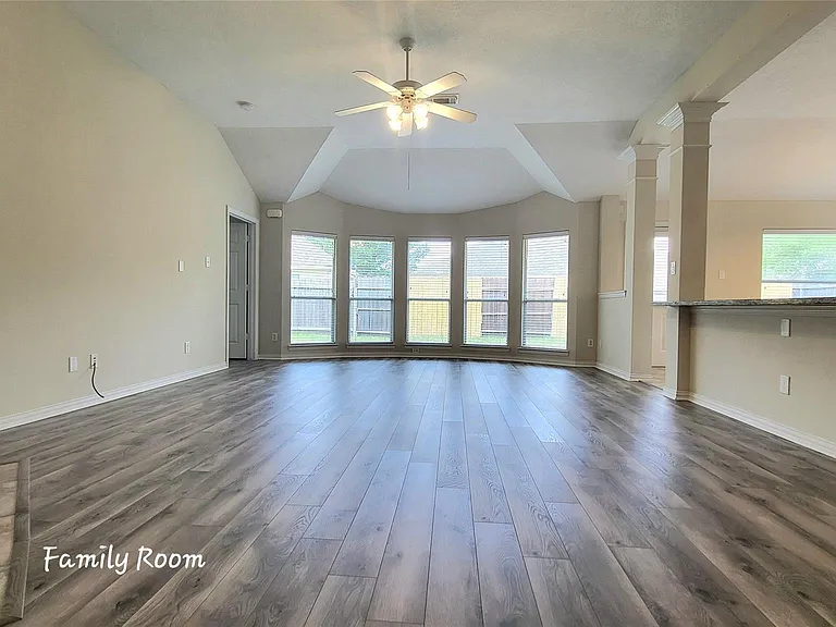 5631 Beaver Pass Ln — Photo 3