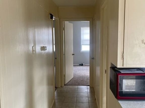 4th image of 415 W College St