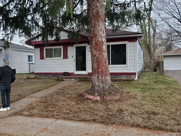 20349 Floral St, Livonia, MI 48152
