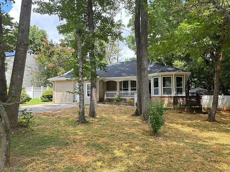 4316 Bathurst Dr — Photo 1
