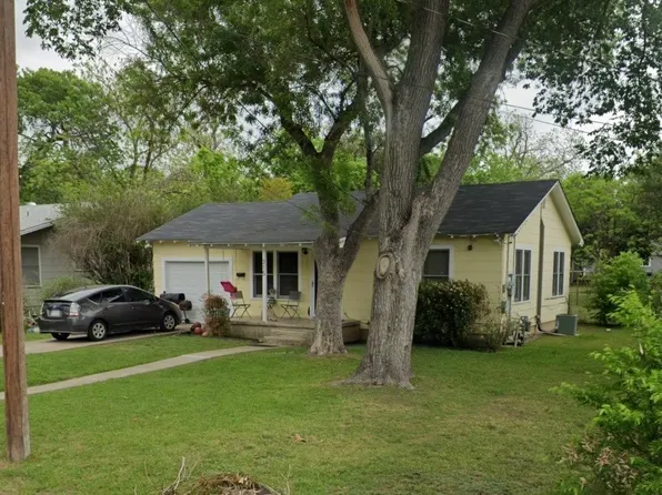 315 Moore St, Seguin, TX 78155