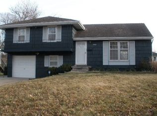 8109 E 133rd St, Grandview, MO 64030