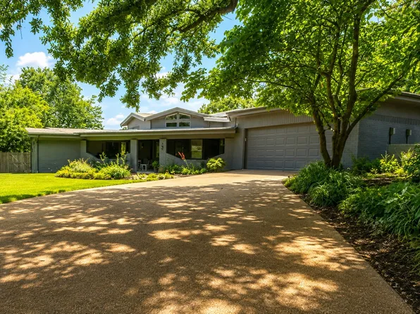 705 NW 10th St, Mineral Wells, TX 76067