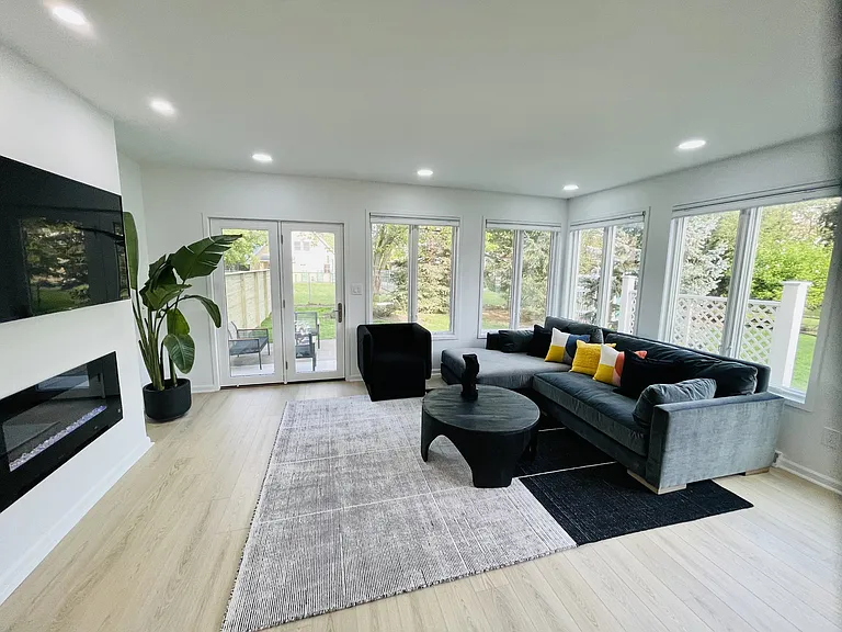 323 Gross St — Photo 8