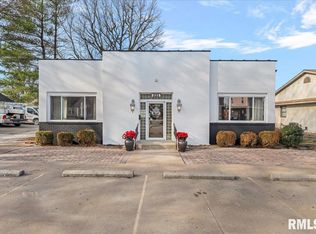 221 S Monroe St, Pittsfield, IL 62363