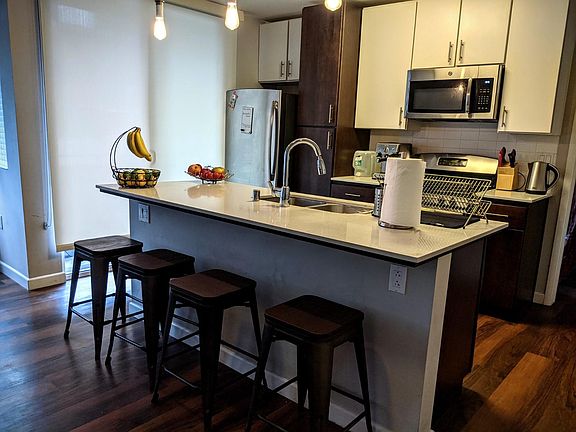 4th image of 1016 Lake St
