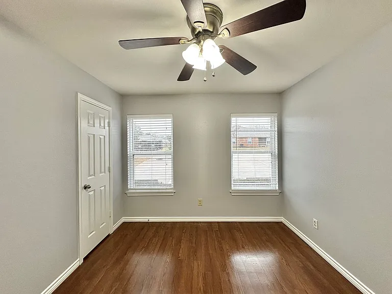 8720 Mansion Creek Cir — Photo 32