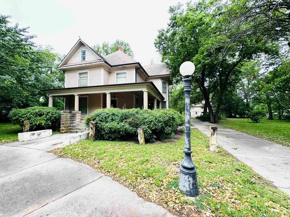 118 S Main St, Morganville, KS 67468