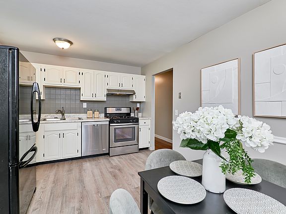 5th image of 1699 San Miguel Ln
