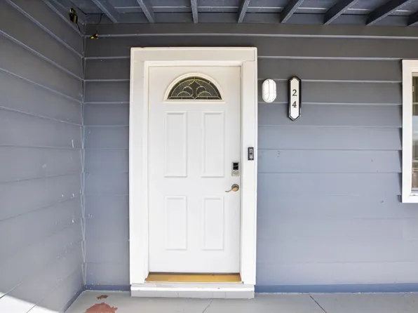 24 Amesti Rd, Watsonville, CA 95076