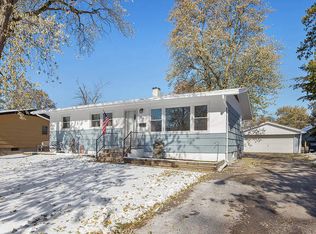 36 Arrowhead Dr, Thornton, IL 60476