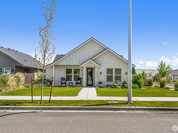 3rd image of 1007 Racine Springs Drive