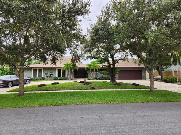5860 SW 8th St, Plantation, FL 33317