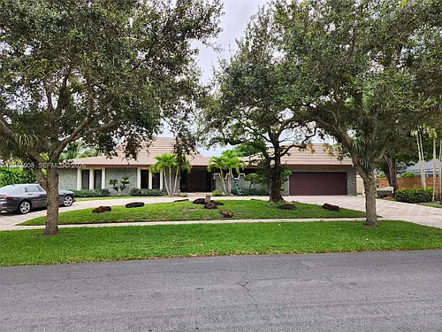 5860 SW 8th St Photo 1