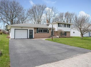 3 Radarick Dr, Rochester, NY 14624