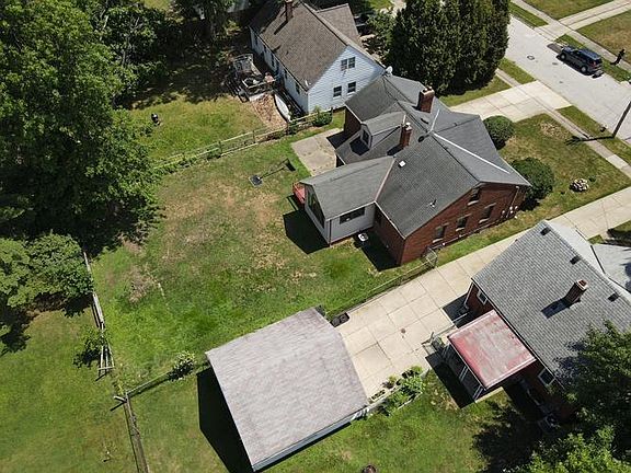 4th image of 25151 Farringdon Ave