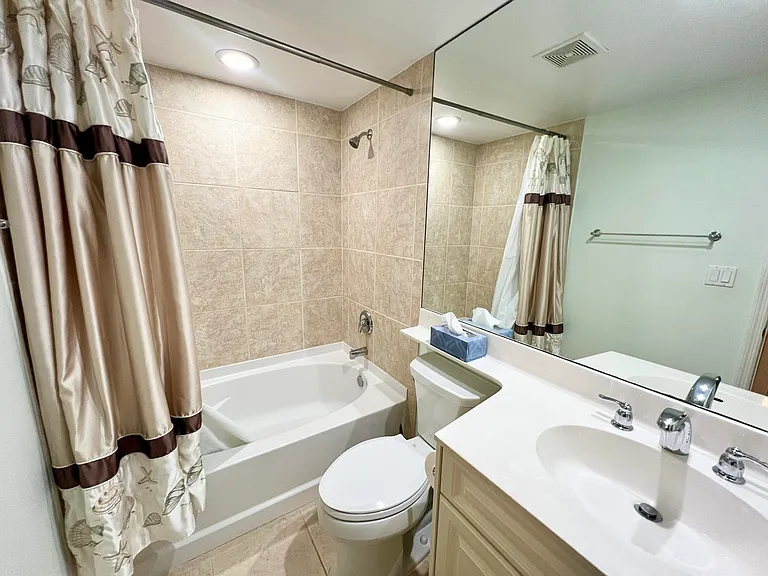975 NW Flagler Ave — Photo 30