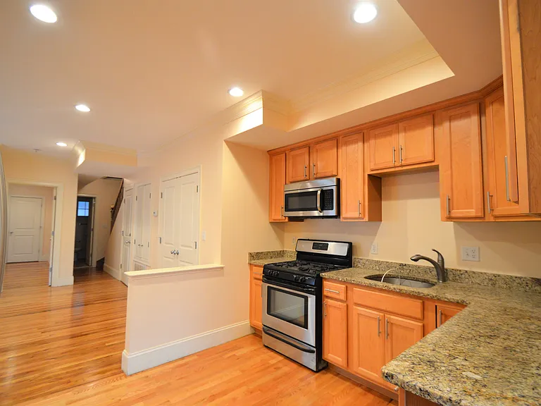 25 Lothrop St #1 — Photo 1