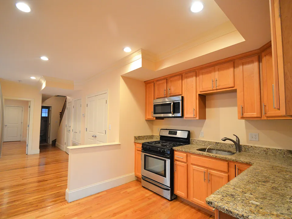 25 Lothrop St #1