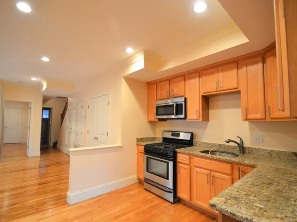 25 Lothrop St #1, Brighton, MA 02135