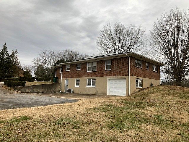 2nd image of 846 Hull Ave