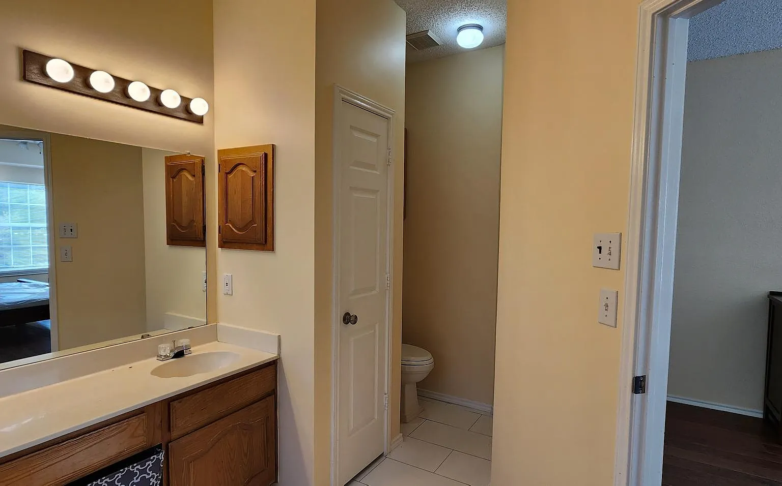 5 bed, 2.5 bath, 2890 sqft, $3,750 — Photo 2