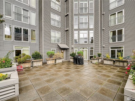 2nd image of 103 Bellevue Ave E APT 102