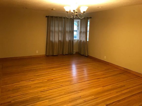 4th image of 1764 Montreal Ave