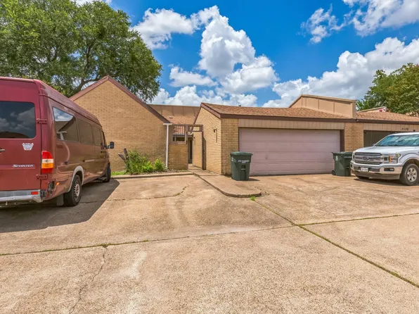 2132 Kazmeier Plz, Bryan, TX 77802