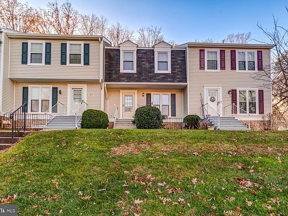2nd image of 2859 Burgundy Pl
