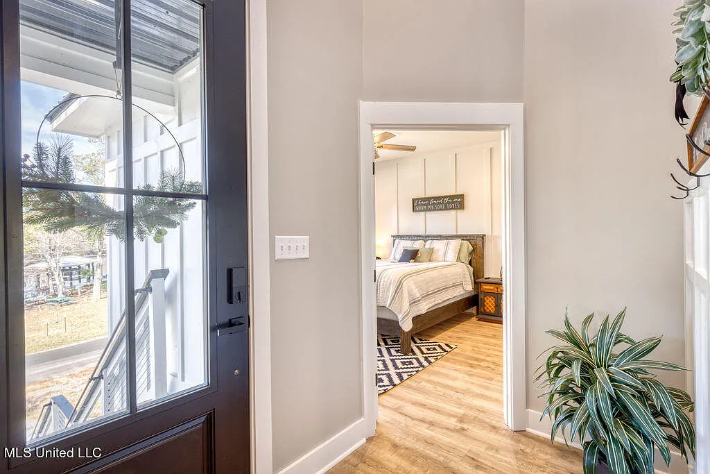 3 bed, 2.5 bath, 1704 sqft, $3,800 — Photo 4