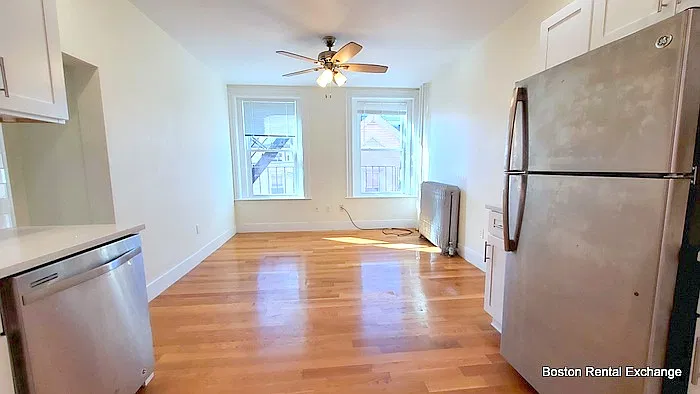 1 bed, 1.0 bath, $2,350 — Photo 2