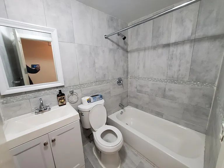 1713 Tenbroeck Ave #2 — Photo 5