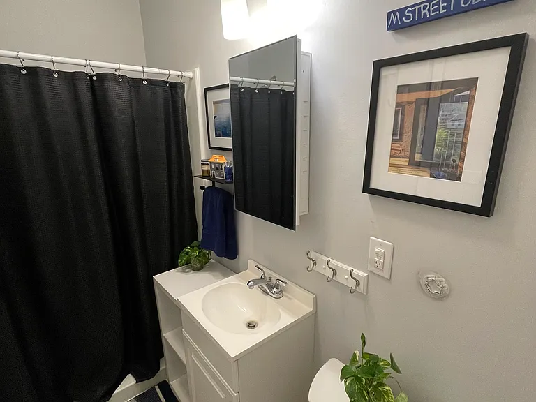 820 E 6th St #3 — Photo 9