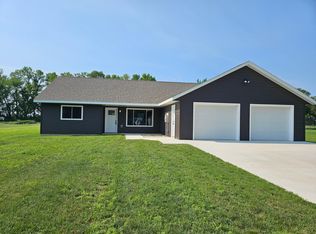 141 Washington St, Walnut Grove, MN 56180