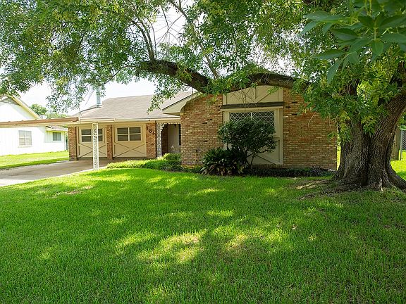 3rd image of 161 Berkshire Ln